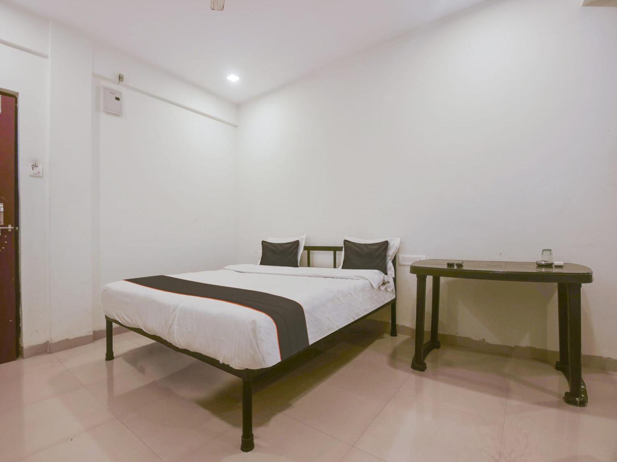 Collection O Morjim Sea Wave Hotel Exterior photo