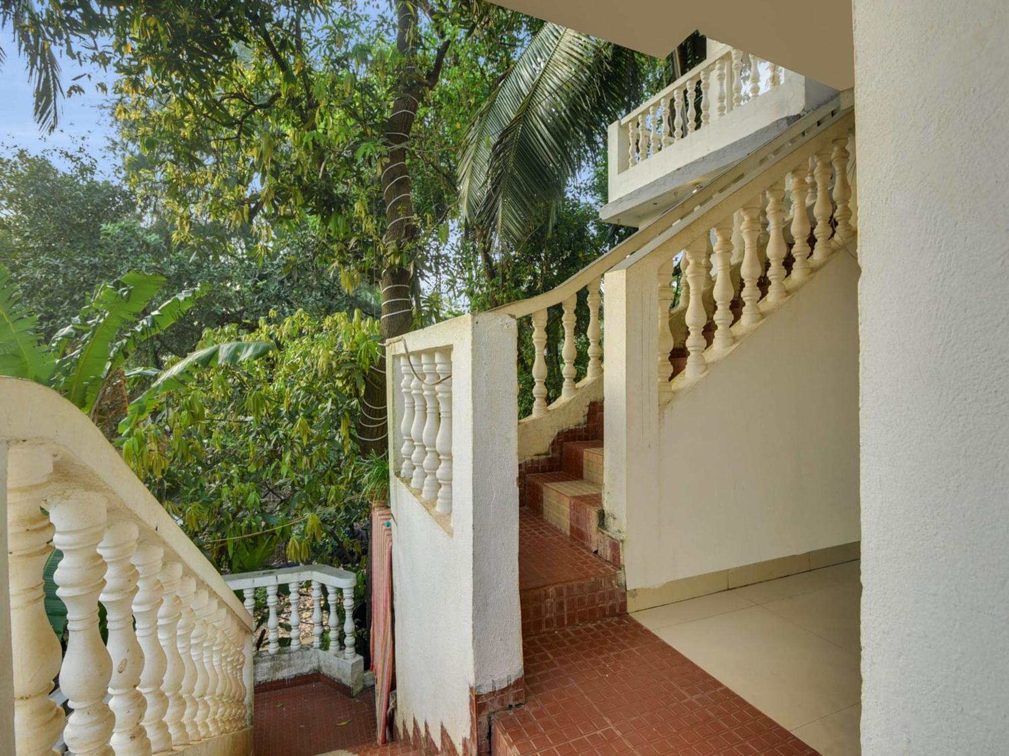 Collection O Morjim Sea Wave Hotel Exterior photo